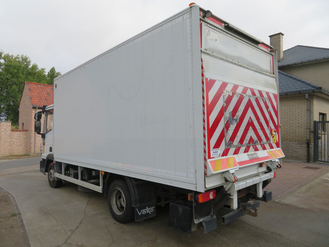 Iveco Eurocargo ML90E18 Bakwagen - بصندوق مغلق شاحنة: صور 5 Iveco Eurocargo ML90E18 Bakwagen - بصندوق مغلق شاحنة: صور 5