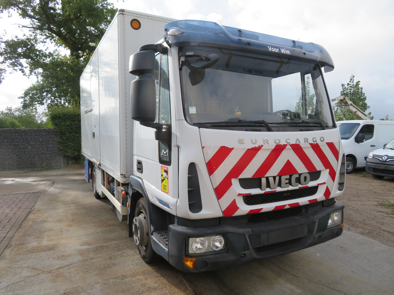 Iveco Eurocargo ML90E18 Bakwagen - بصندوق مغلق شاحنة: صور 1 Iveco Eurocargo ML90E18 Bakwagen - بصندوق مغلق شاحنة: صور 1