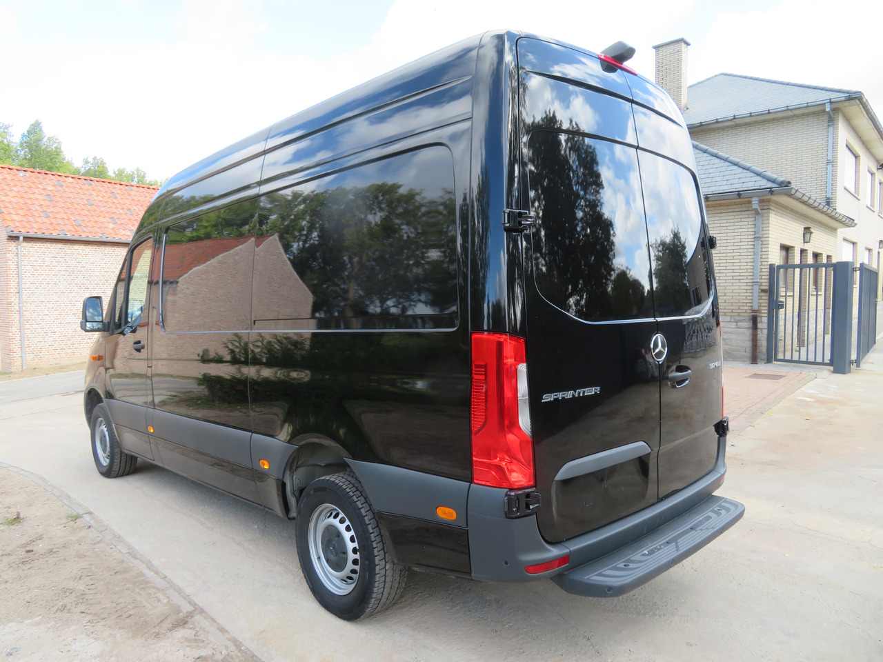 Mercedes-Benz Sprinter 317cdi - A2H2 - فان: صور 5 Mercedes-Benz Sprinter 317cdi - A2H2 - فان: صور 5