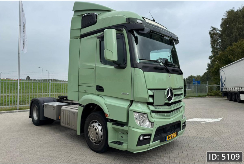Mercedes-Benz Actros 1836 StreamSpace, Euro 6 - شاحنة جرار: صور 4 Mercedes-Benz Actros 1836 StreamSpace, Euro 6 - شاحنة جرار: صور 4