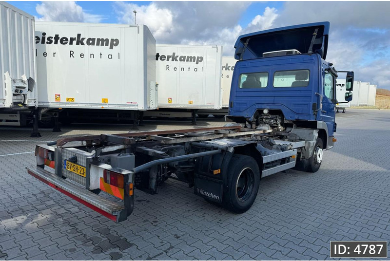 Mercedes-Benz Atego 816 Day Cab, Euro 5, BDF / EPS automatic / standklima / Hydraulic system - شاحنات الحاويات / جسم علوي قابل للتغيير شاحنة: صور 5 Mercedes-Benz Atego 816 Day Cab, Euro 5, BDF / EPS automatic / standklima / Hydraulic system - شاحنات الحاويات / جسم علوي قابل للتغيير شاحنة: صور 5