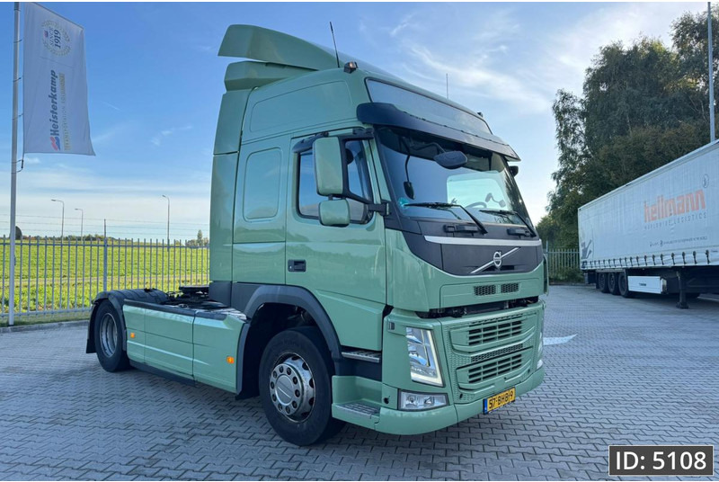 Volvo FM 420 Globetrotter, Euro 6 - شاحنة جرار: صور 4 Volvo FM 420 Globetrotter, Euro 6 - شاحنة جرار: صور 4