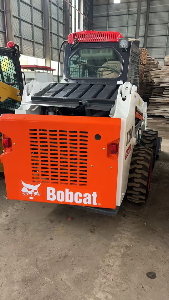شيول صغير BOBCAT Skid Steer Loader S130: صور 11