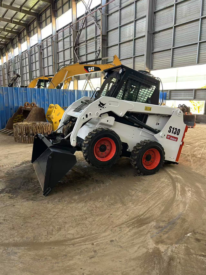 شيول صغير BOBCAT Skid Steer Loader S130: صور 6