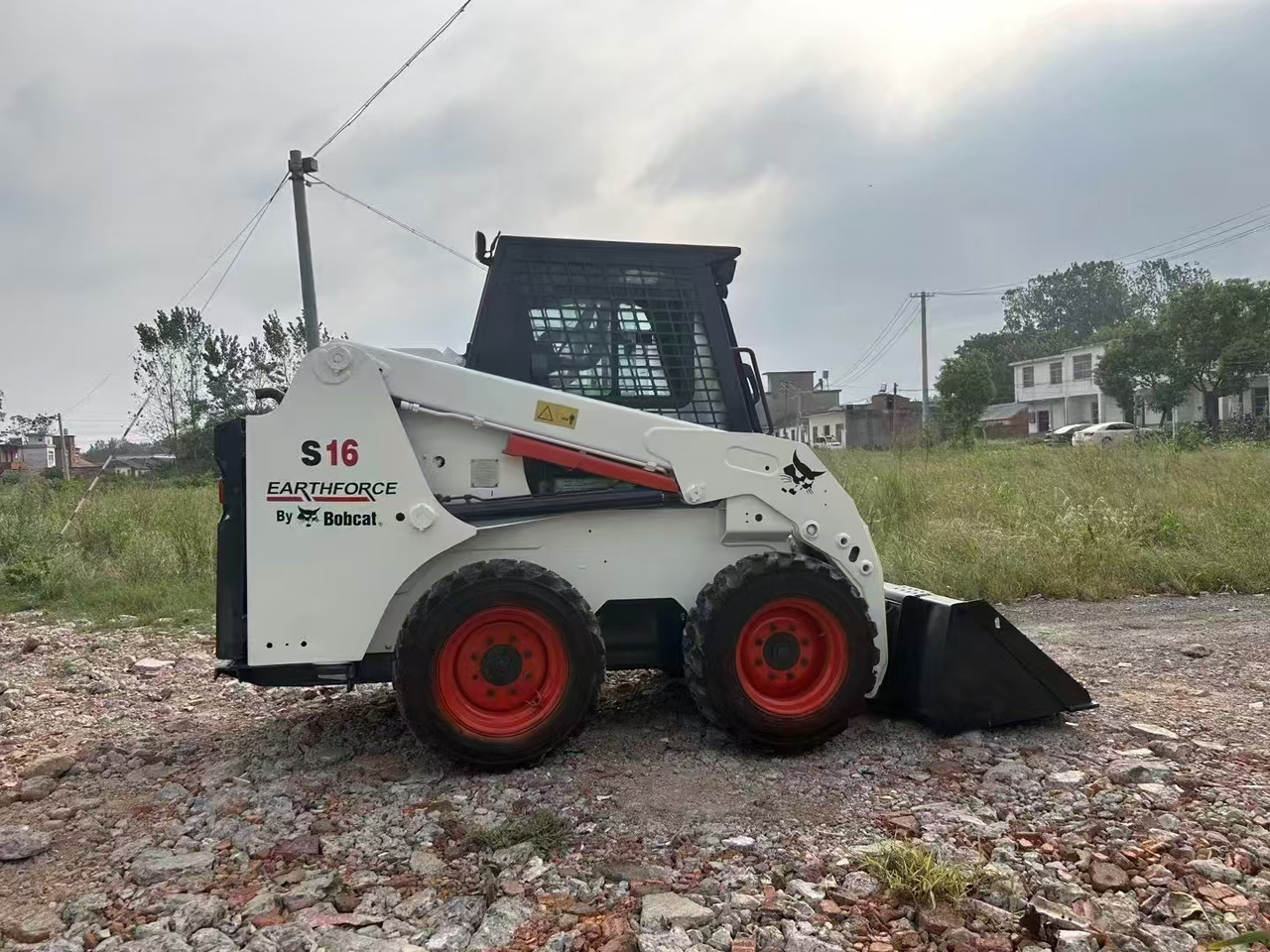 BOBCAT Skid Steer Loader S16 - شيول صغير: صور 5 BOBCAT Skid Steer Loader S16 - شيول صغير: صور 5