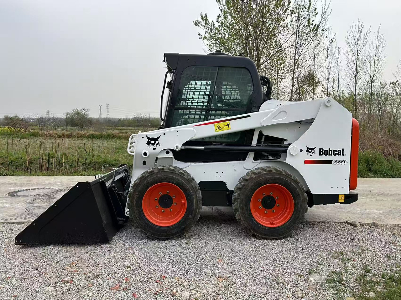 BOBCAT Skid Steer Loader S550 - شيول صغير: صور 2 BOBCAT Skid Steer Loader S550 - شيول صغير: صور 2