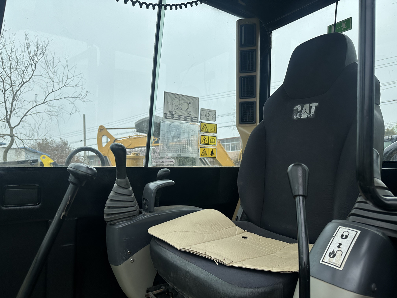 CAT Mini Excavator 306 Click for Discount - حفارة مصغرة: صور 2 CAT Mini Excavator 306 Click for Discount - حفارة مصغرة: صور 2