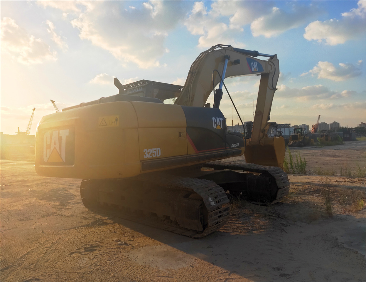 CATERPILLAR Crawler Excavator 325D Good Condition - حفارات زحافة: صور 5 CATERPILLAR Crawler Excavator 325D Good Condition - حفارات زحافة: صور 5