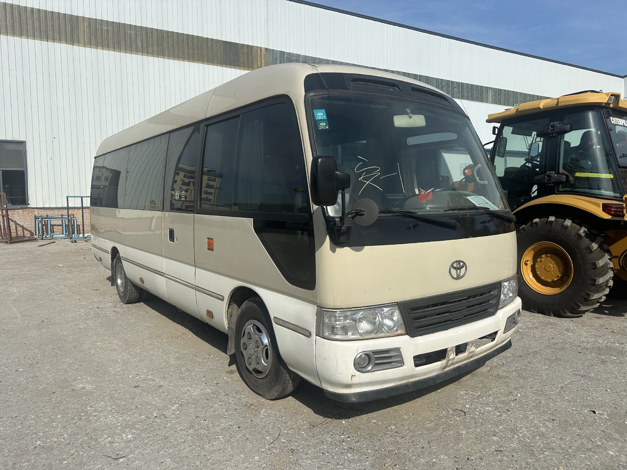 Coaster Special Price Available - النقل الحضري: صور 4 Coaster Special Price Available - النقل الحضري: صور 4