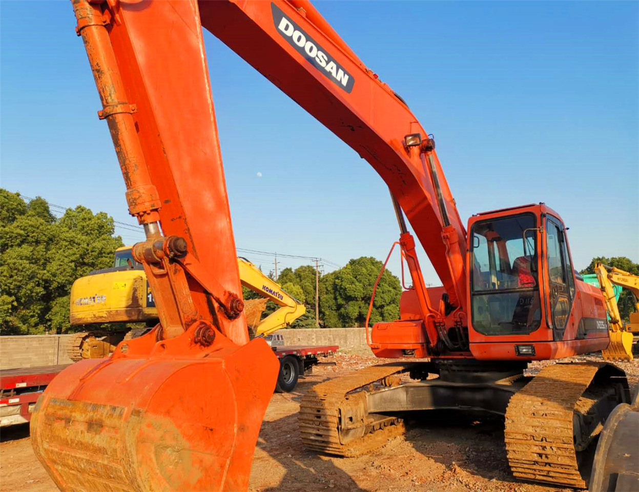 DOOSAN Crawler Excavator DH225 Click Here for Discount - حفارات زحافة: صور 4 DOOSAN Crawler Excavator DH225 Click Here for Discount - حفارات زحافة: صور 4