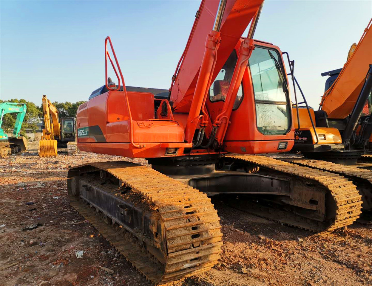 DOOSAN Crawler Excavator DH225 Click Here for Discount - حفارات زحافة: صور 3 DOOSAN Crawler Excavator DH225 Click Here for Discount - حفارات زحافة: صور 3
