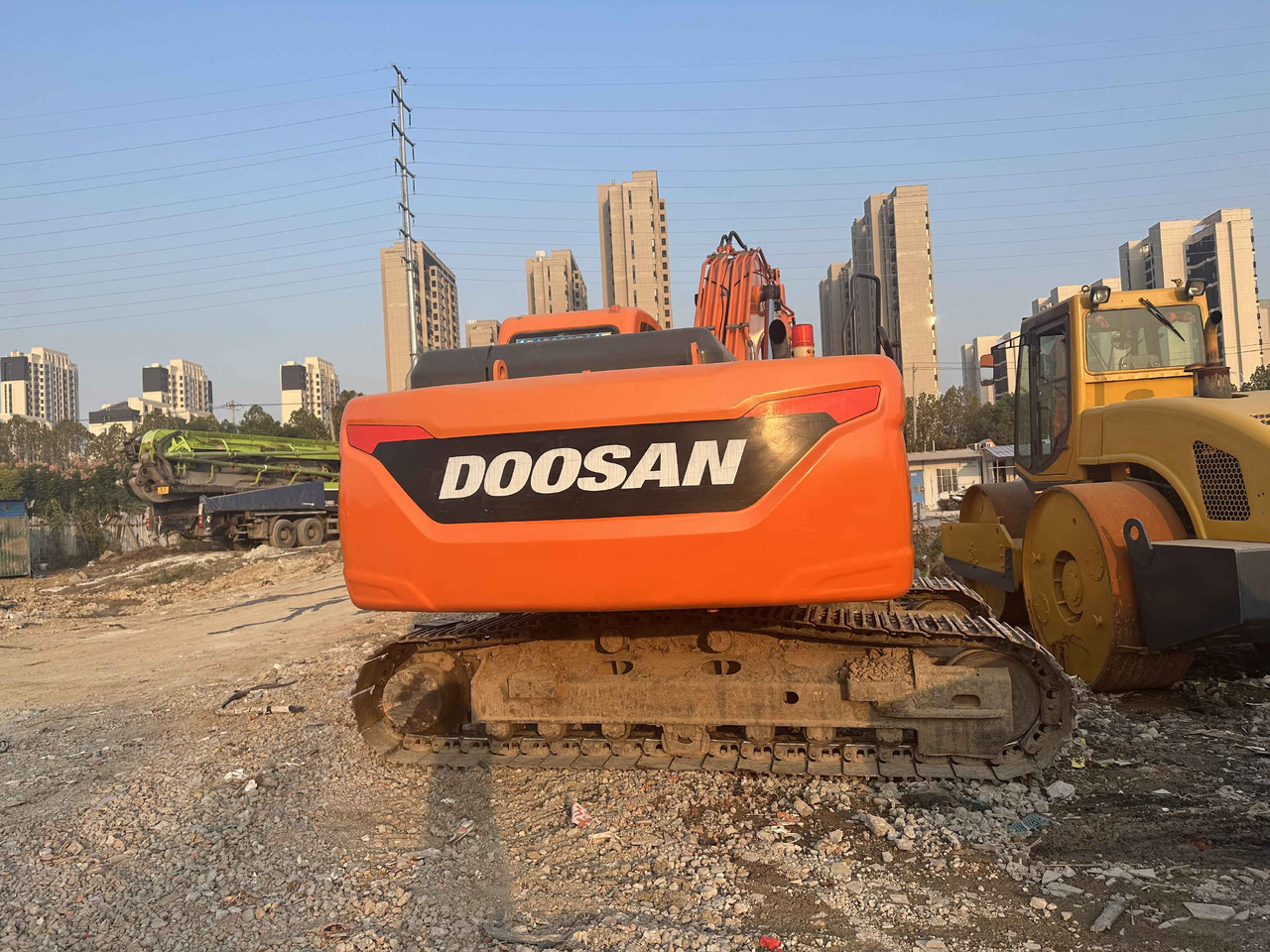 Doosan Mini Excavator DX220 - حفارة مصغرة: صور 5 Doosan Mini Excavator DX220 - حفارة مصغرة: صور 5