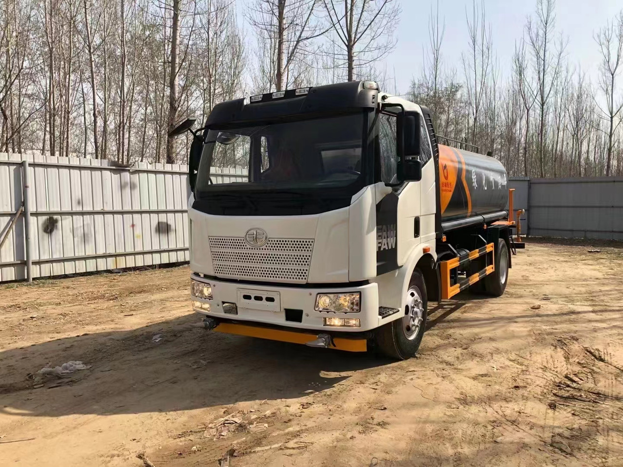 FAW Water Tanker ClickHere For DISCOUNT - شاحنة صهريج: صور 2 FAW Water Tanker ClickHere For DISCOUNT - شاحنة صهريج: صور 2