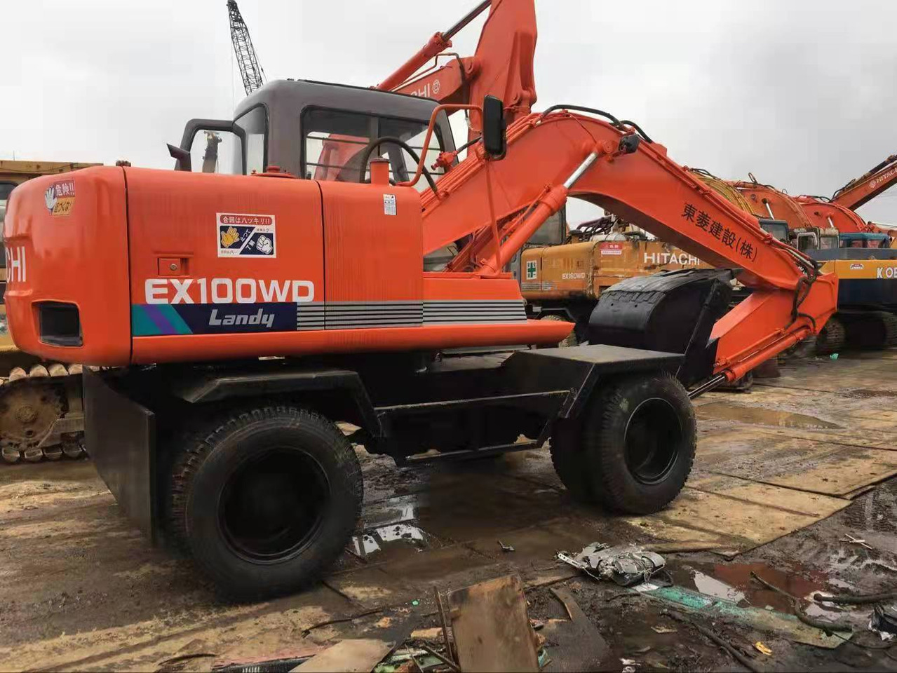 HITACHI EX100WD - حفارات زحافة: صور 5 HITACHI EX100WD - حفارات زحافة: صور 5