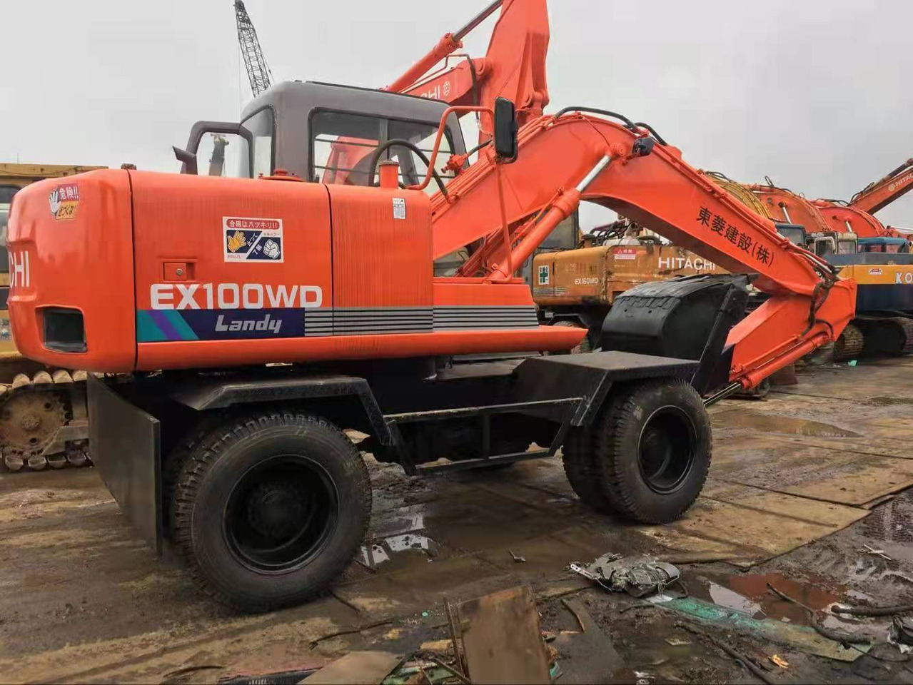 HITACHI EX100WD - حفارات زحافة: صور 1 HITACHI EX100WD - حفارات زحافة: صور 1