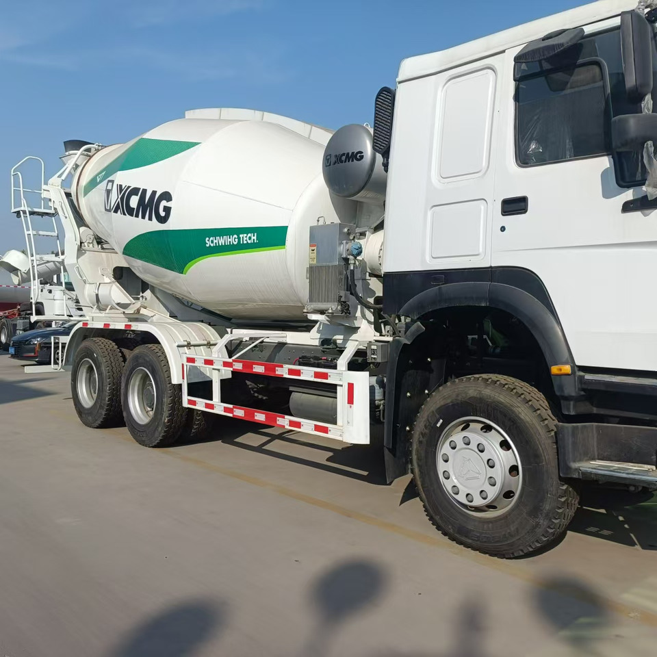 HOWO 6*4 Cement Mixer Truck - شاحنة خلاطة خرسانة: صور 3 HOWO 6*4 Cement Mixer Truck - شاحنة خلاطة خرسانة: صور 3
