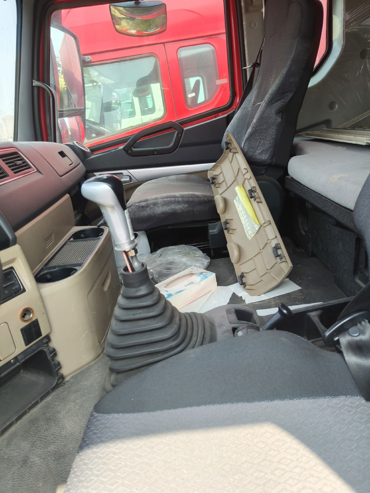 HOWO HaoHan N6 Box Truck 6*2 Click Here for Discount - بصندوق مغلق شاحنة: صور 5 HOWO HaoHan N6 Box Truck 6*2 Click Here for Discount - بصندوق مغلق شاحنة: صور 5