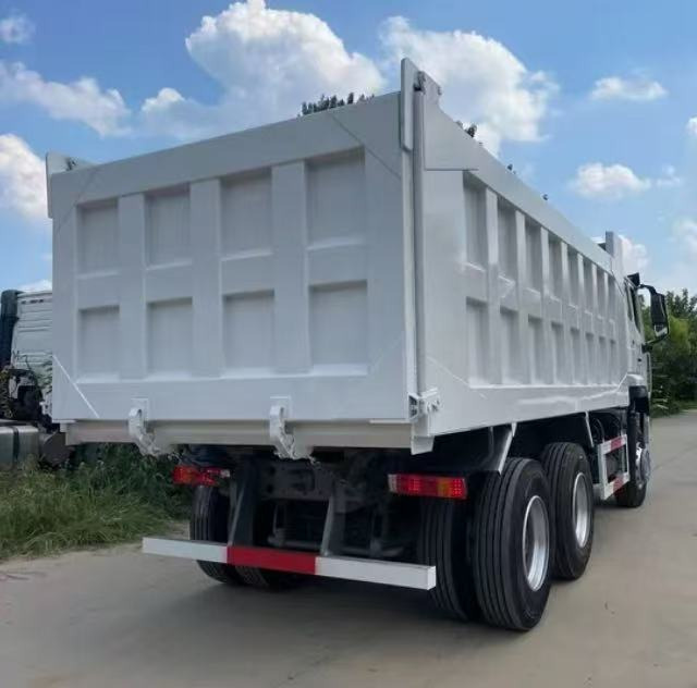 HOWO Haohan 6✖4 Dump Truck Click Here for Discount - بصندوق مغلق شاحنة: صور 2 HOWO Haohan 6✖4 Dump Truck Click Here for Discount - بصندوق مغلق شاحنة: صور 2