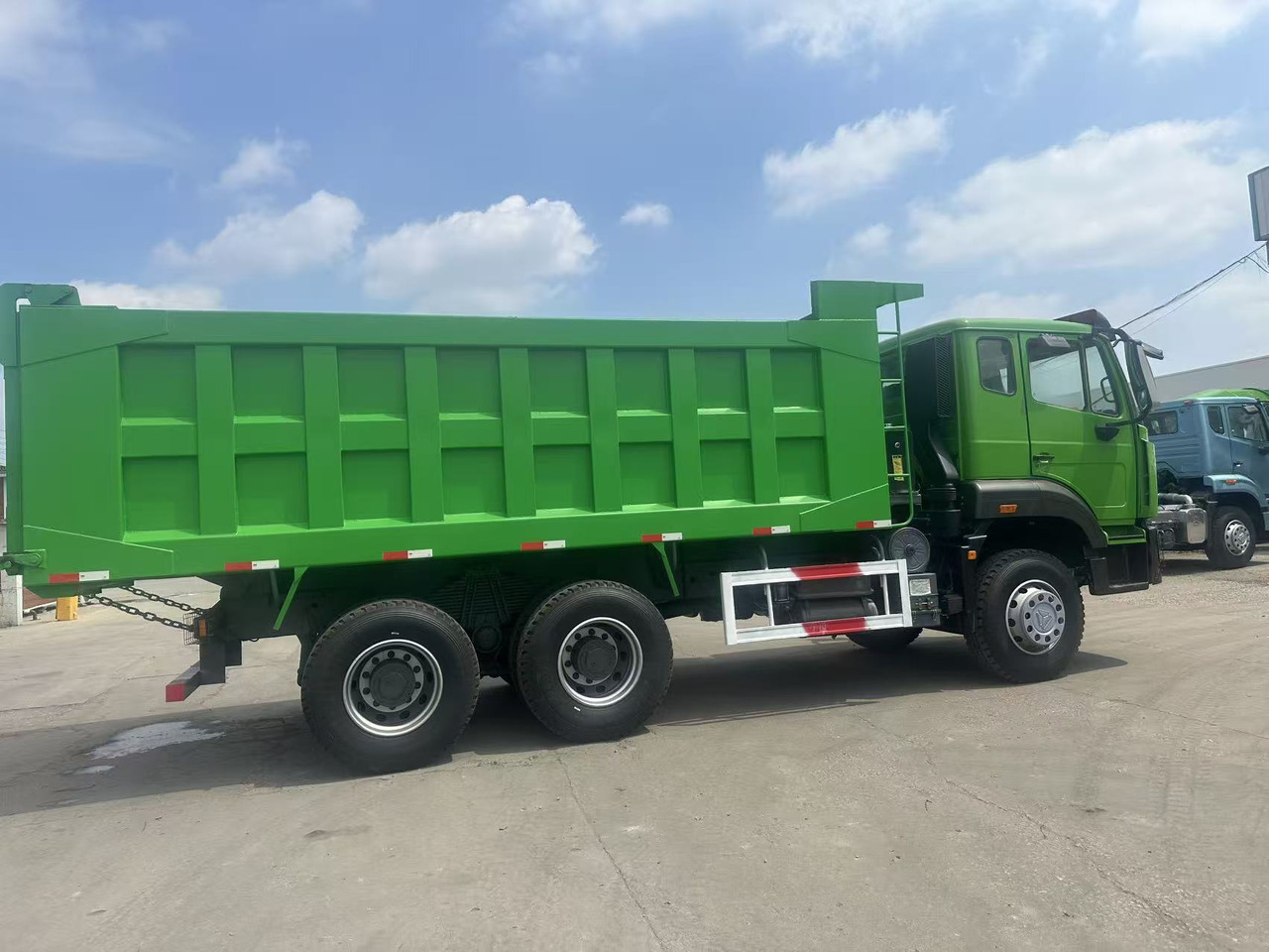 HOWO Haohan 6✖4 Dump Truck Green - بصندوق مغلق شاحنة: صور 4 HOWO Haohan 6✖4 Dump Truck Green - بصندوق مغلق شاحنة: صور 4