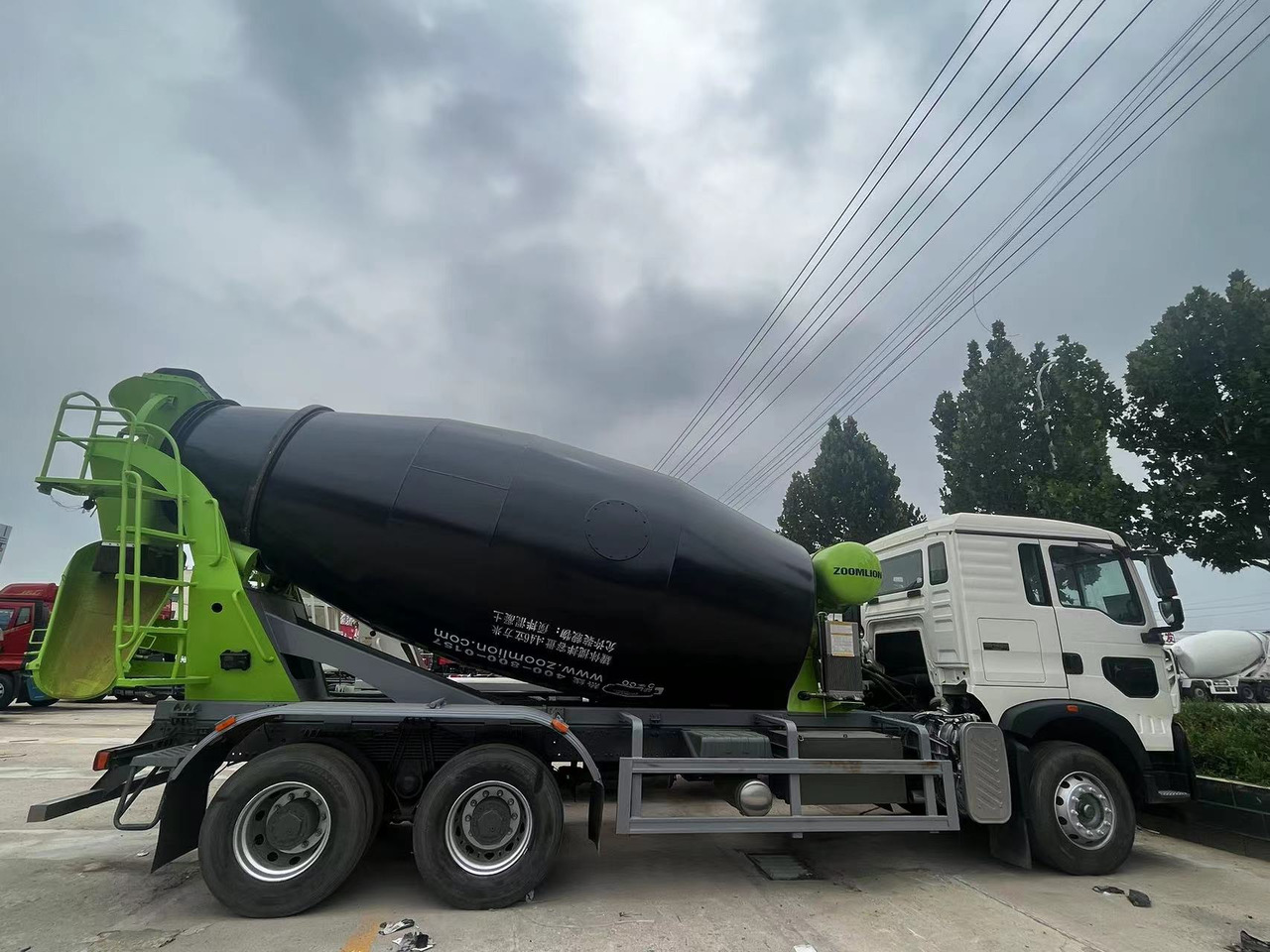 HOWO TX350 Cement Mixer Truck - شاحنة خلاطة خرسانة: صور 1 HOWO TX350 Cement Mixer Truck - شاحنة خلاطة خرسانة: صور 1