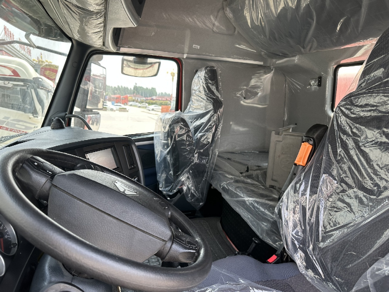 HOWO Truck Unit T7X Click Here for discount - شاحنة جرار: صور 5 HOWO Truck Unit T7X Click Here for discount - شاحنة جرار: صور 5