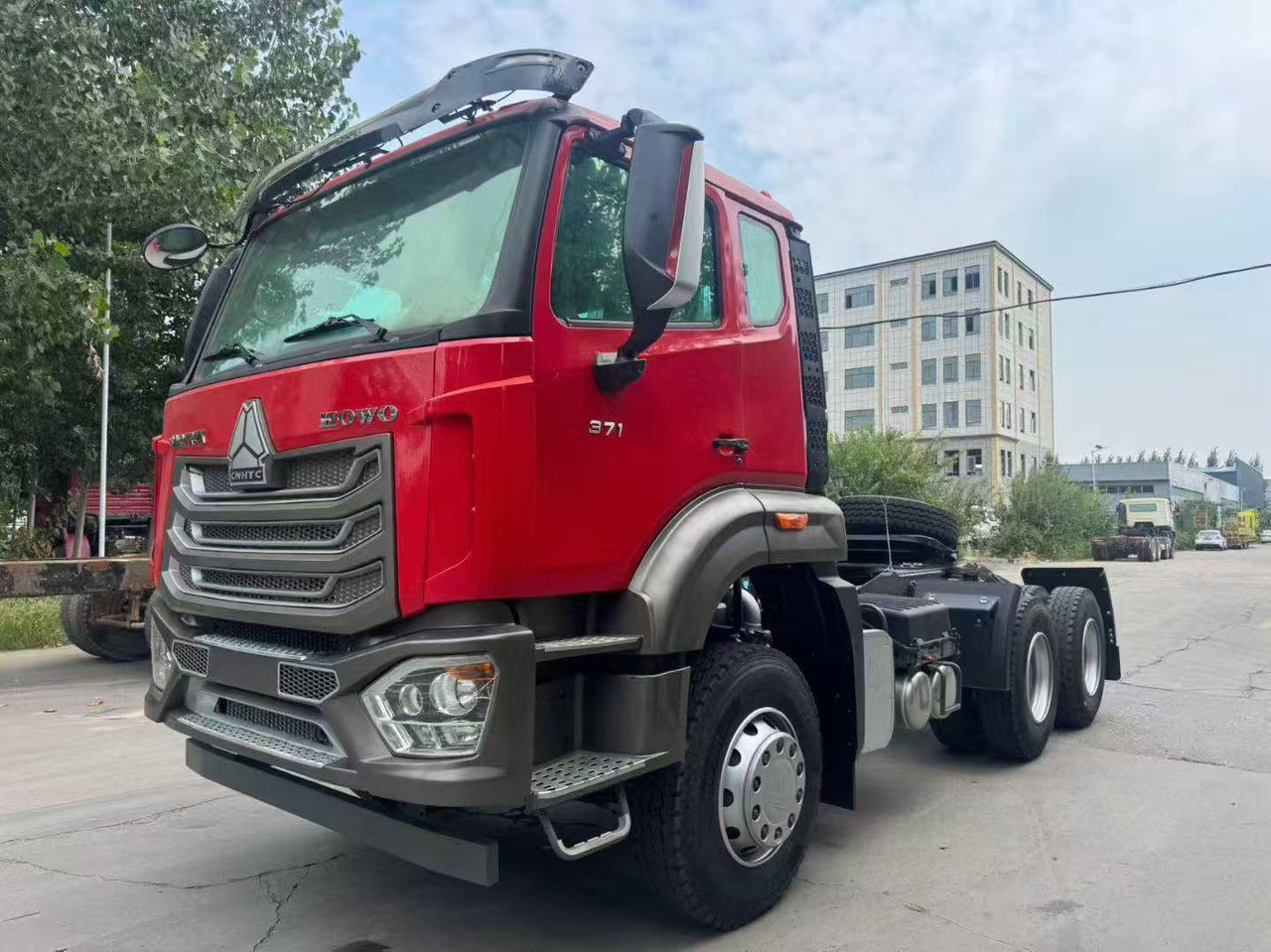 Howo Tractor Unit Click for Discount - قلابات: صور 2 Howo Tractor Unit Click for Discount - قلابات: صور 2