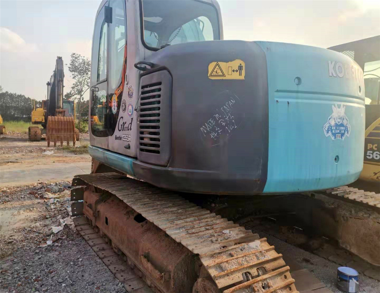KOBELCO Crawler Excavator SK135 - حفارات زحافة: صور 5 KOBELCO Crawler Excavator SK135 - حفارات زحافة: صور 5