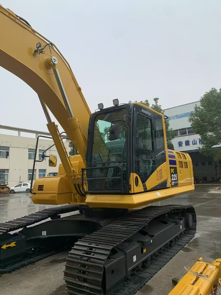 KOMATSU Crawler Excavator PC225 New - حفارات زحافة: صور 1 KOMATSU Crawler Excavator PC225 New - حفارات زحافة: صور 1