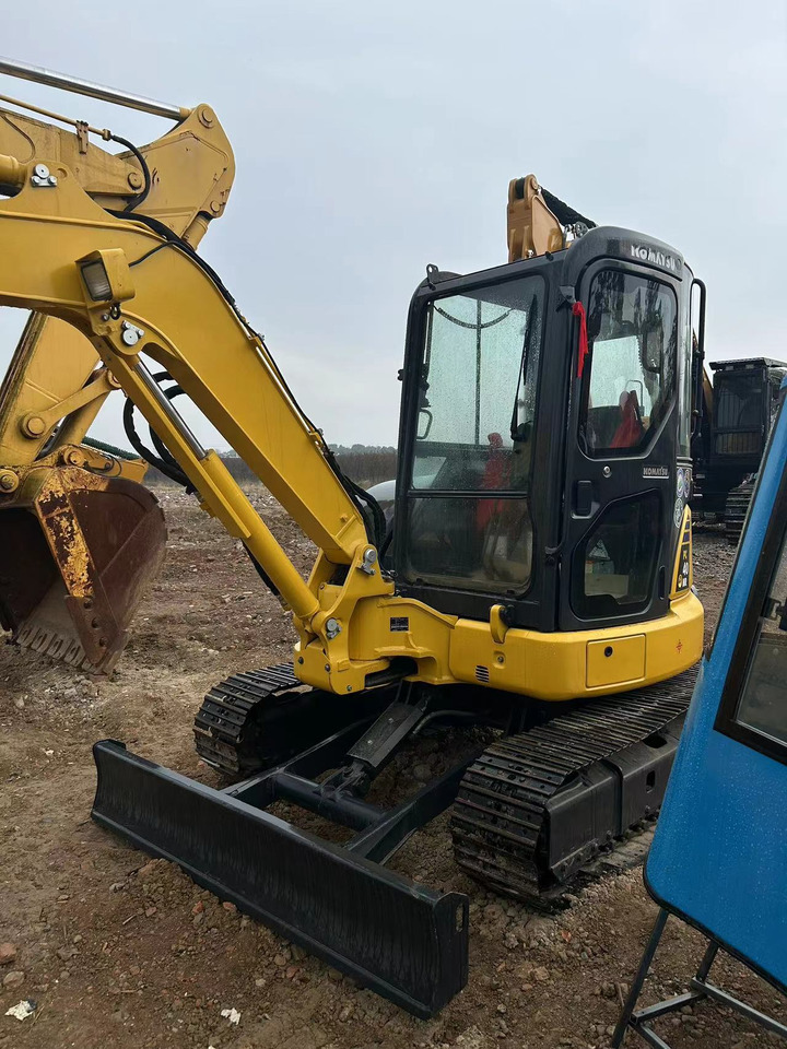 KOMATSU Mini Excavator PC40 With Enclosed Cab - حفارة مصغرة: صور 2 KOMATSU Mini Excavator PC40 With Enclosed Cab - حفارة مصغرة: صور 2