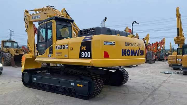 KOMATSU PC300-8 Excavator | Ultra Low Hours 4,200 | One Owner | Full Service History - حفارات زحافة: صور 5 KOMATSU PC300-8 Excavator | Ultra Low Hours 4,200 | One Owner | Full Service History - حفارات زحافة: صور 5