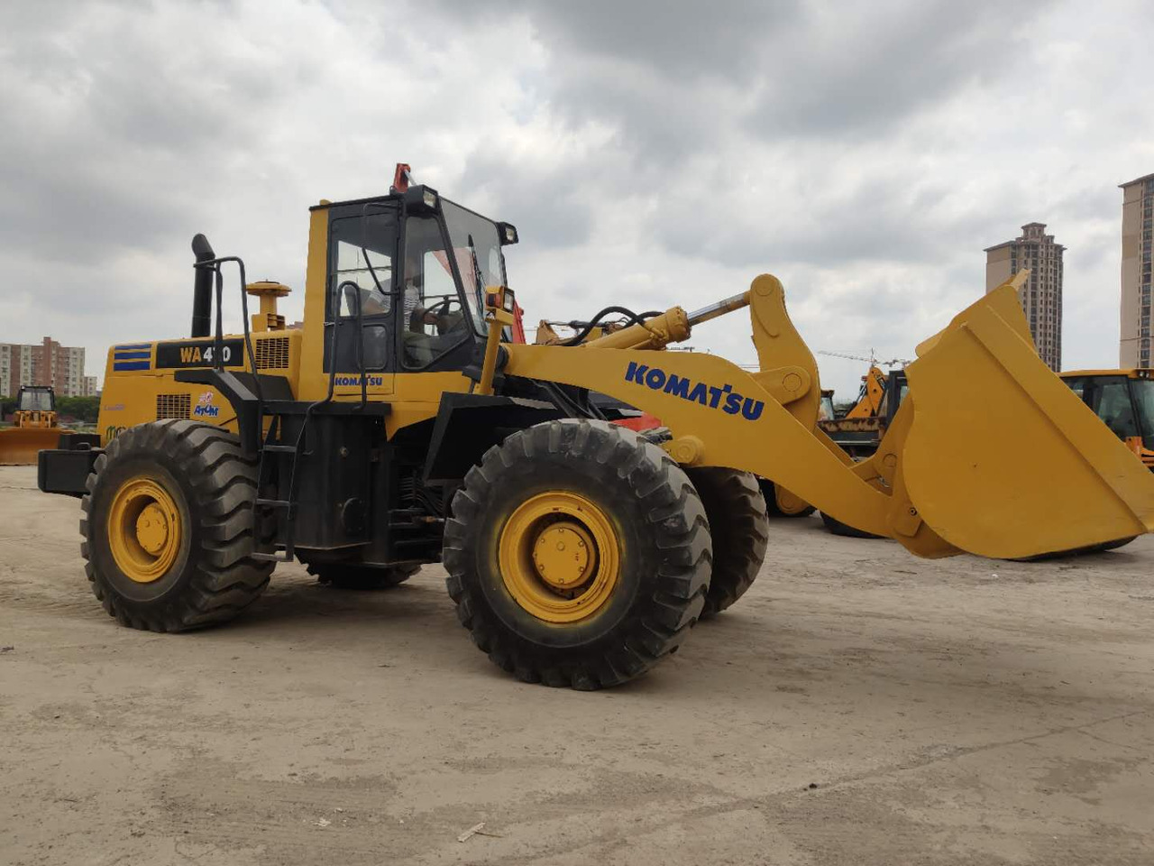 KOMATSU WA470-3 Wheel Loader Click for Discount - اللودر بعجل: صور 3 KOMATSU WA470-3 Wheel Loader Click for Discount - اللودر بعجل: صور 3