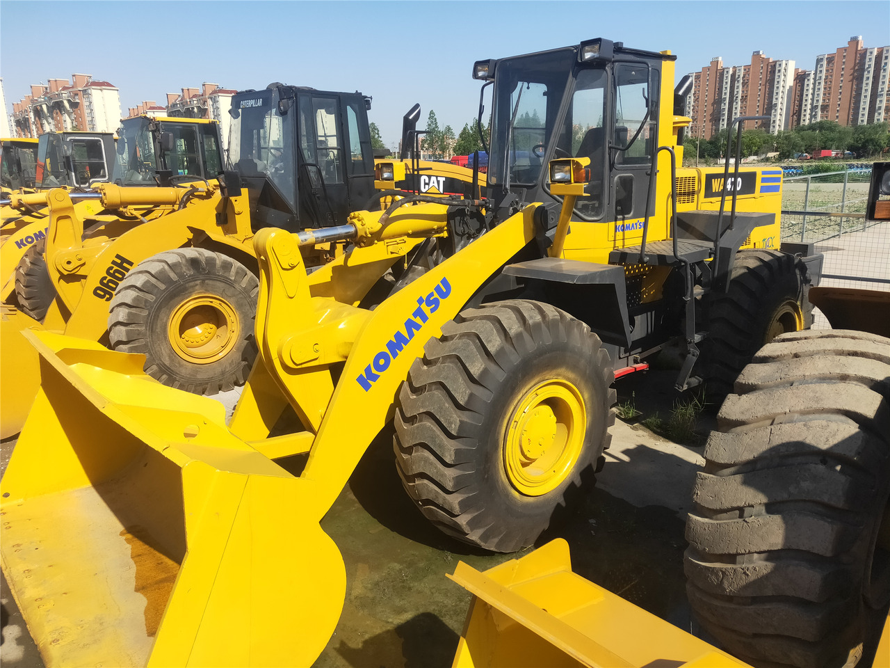 KOMATSU Wheel Loader WA470-3 Click Here for Discount - اللودر بعجل: صور 3 KOMATSU Wheel Loader WA470-3 Click Here for Discount - اللودر بعجل: صور 3