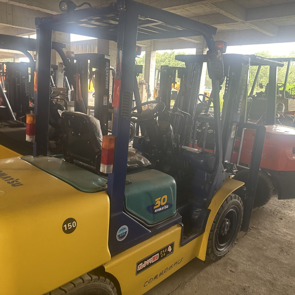 Komatsu FD30 Forklift Click for Discount - رافعة شوكية ديزل: صور 4 Komatsu FD30 Forklift Click for Discount - رافعة شوكية ديزل: صور 4