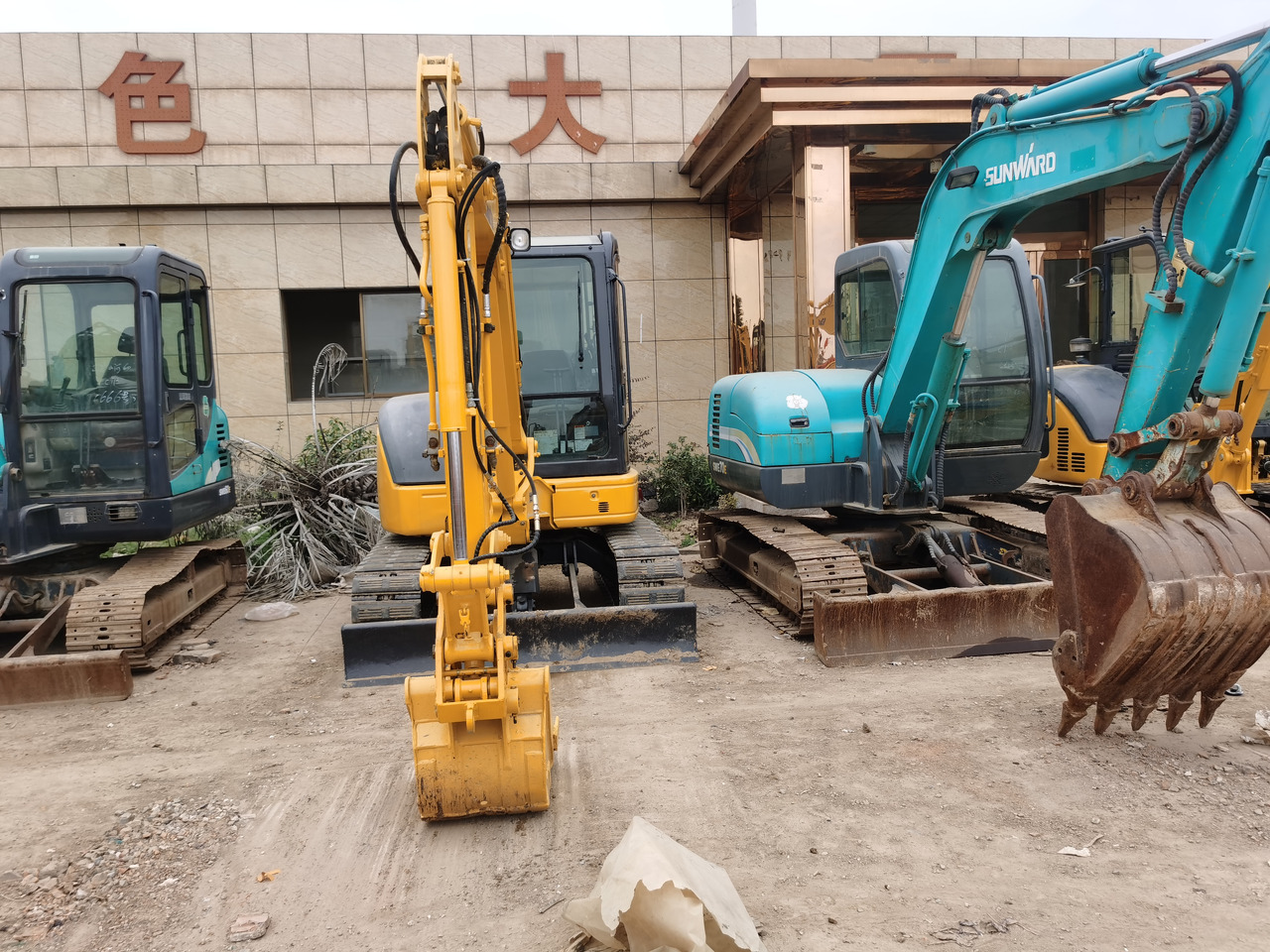 Komatsu Mini Excavator Pc40MR - حفارة مصغرة: صور 2 Komatsu Mini Excavator Pc40MR - حفارة مصغرة: صور 2