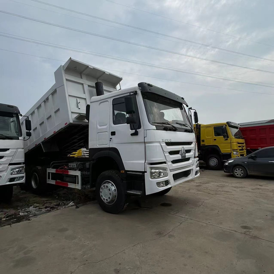 SINOTRUK HOWO 6x4 Dump Truck Click for Discount - قلابات: صور 2 SINOTRUK HOWO 6x4 Dump Truck Click for Discount - قلابات: صور 2