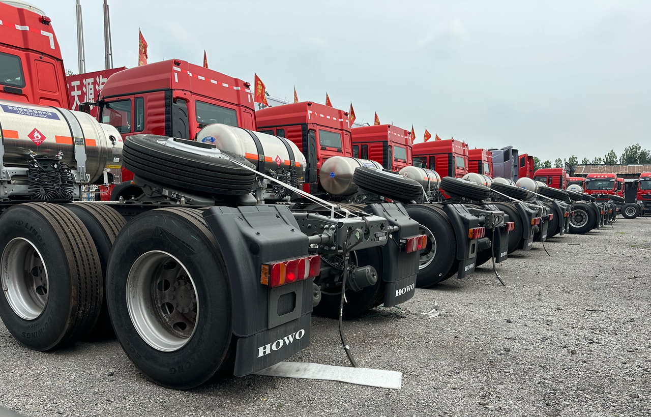 SINOTRUK HOWO TX480HP Tractor Unit Click for Discount - قلابات: صور 4 SINOTRUK HOWO TX480HP Tractor Unit Click for Discount - قلابات: صور 4