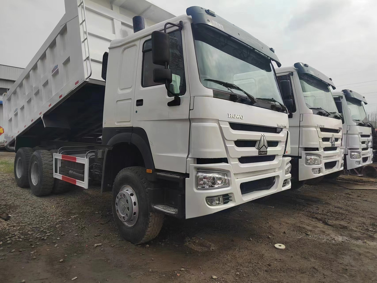 Sino HOWO 6x4 Dump Truck Click for Discount - قلابات: صور 4 Sino HOWO 6x4 Dump Truck Click for Discount - قلابات: صور 4