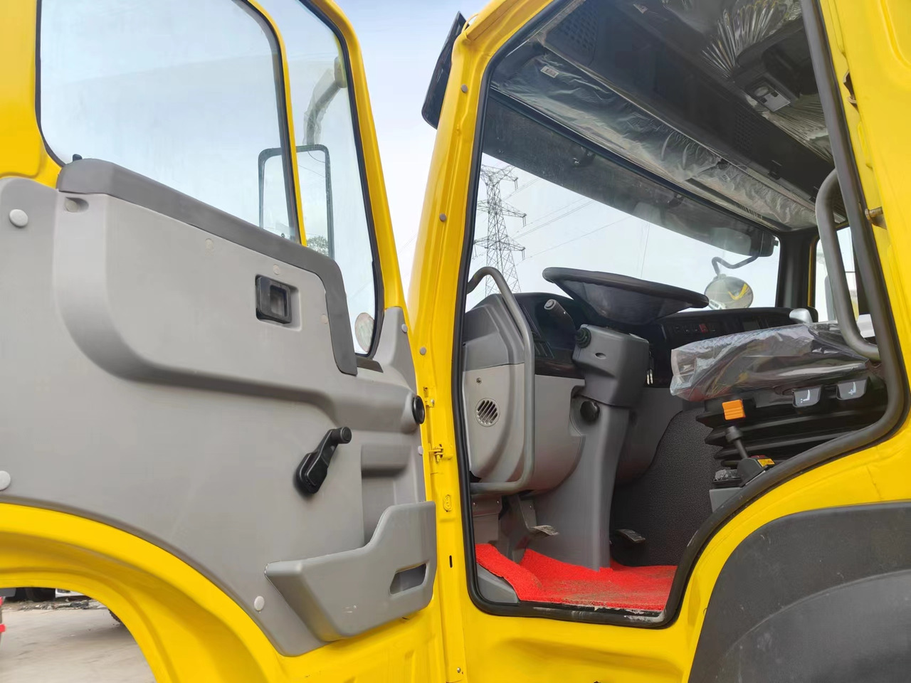 Sino HOWO 8x4 Dump Truck Click for Discount - قلابات: صور 4 Sino HOWO 8x4 Dump Truck Click for Discount - قلابات: صور 4