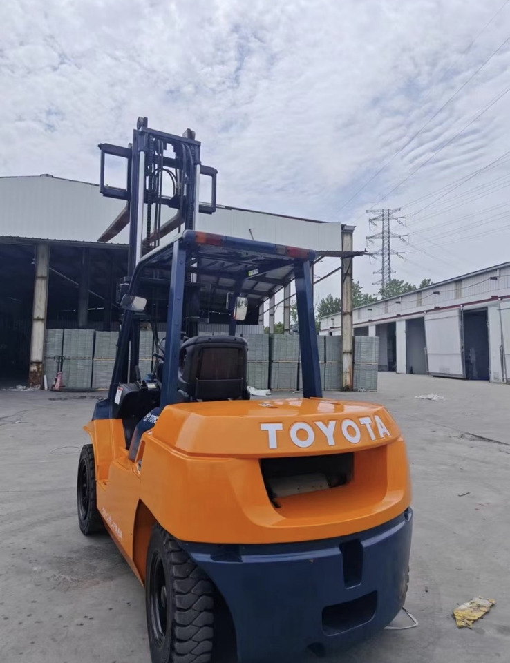 TOYOTA 5Ton Forklift Click Here for Discount - رافعة شوكية ديزل: صور 4 TOYOTA 5Ton Forklift Click Here for Discount - رافعة شوكية ديزل: صور 4