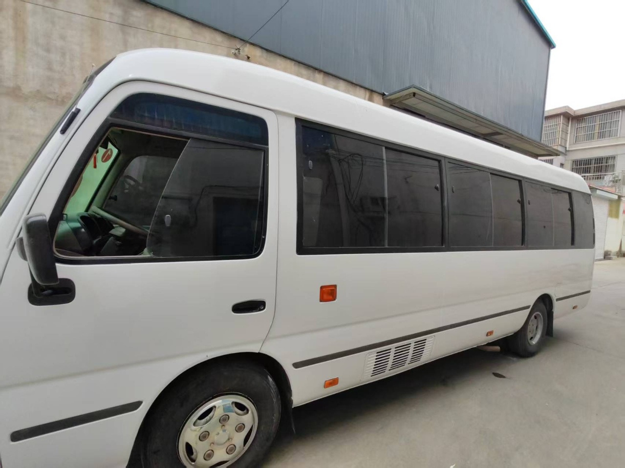 TOYOTA Coaster Mini Bus White - حافلة صغيرة, ميكروباص: صور 5 TOYOTA Coaster Mini Bus White - حافلة صغيرة, ميكروباص: صور 5