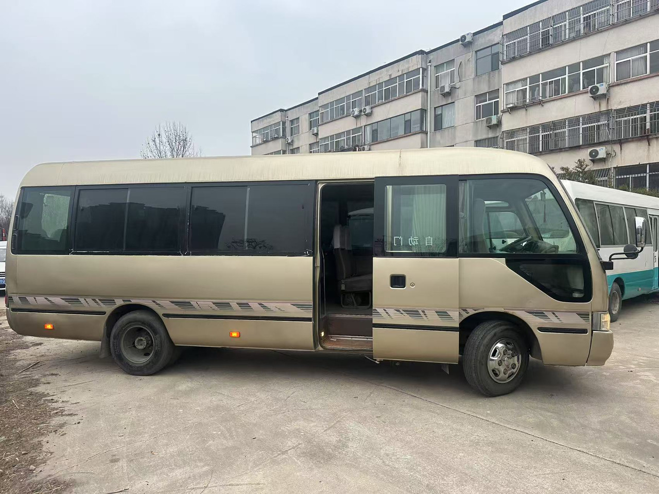 TOYOTA Coaster - حافلة صغيرة, ميكروباص: صور 3 TOYOTA Coaster - حافلة صغيرة, ميكروباص: صور 3