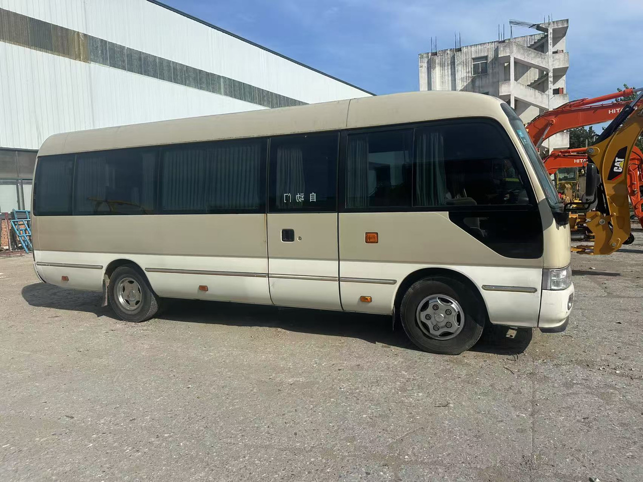 TOYOTA Coaster - حافلة صغيرة, ميكروباص: صور 5 TOYOTA Coaster - حافلة صغيرة, ميكروباص: صور 5