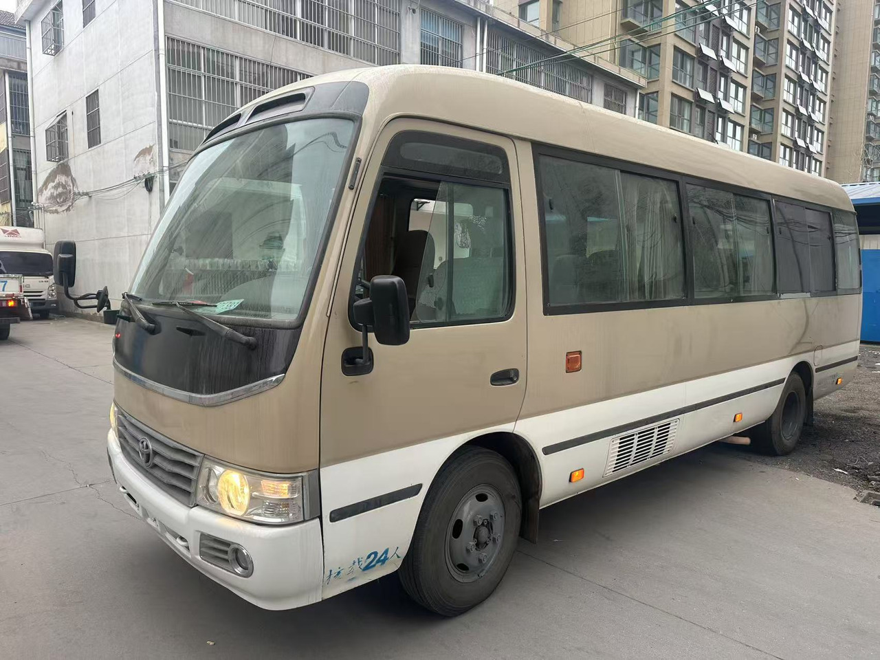 TOYOTA Coaster - حافلة صغيرة, ميكروباص: صور 5 TOYOTA Coaster - حافلة صغيرة, ميكروباص: صور 5