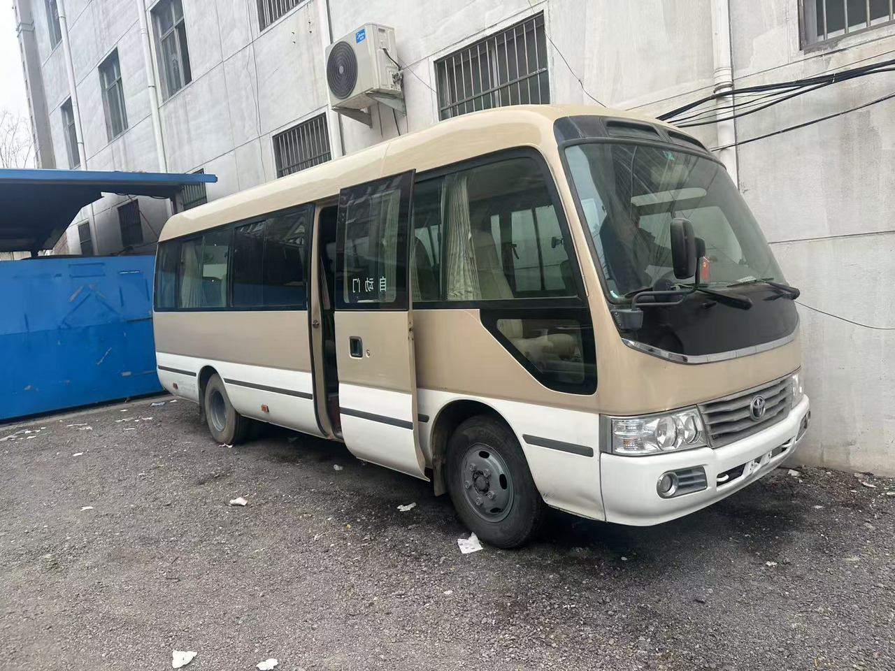TOYOTA Coaster - حافلة صغيرة, ميكروباص: صور 2 TOYOTA Coaster - حافلة صغيرة, ميكروباص: صور 2