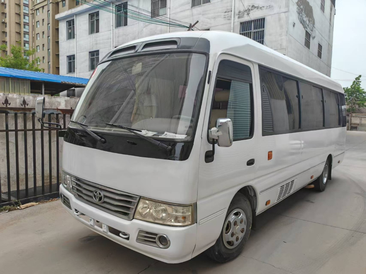 TOYOTA White Mini Bus 29 Seats Click Here for Discount - سياحية حافلة: صور 3 TOYOTA White Mini Bus 29 Seats Click Here for Discount - سياحية حافلة: صور 3