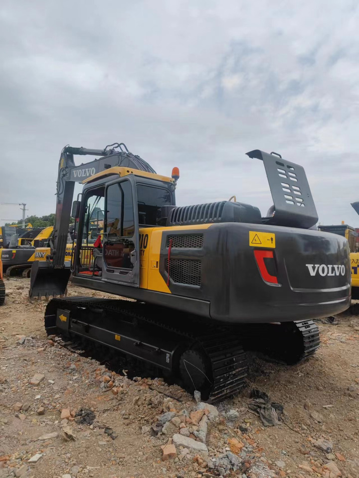 VOLVO Excavator EC210 Click Here for Discount - حفارة: صور 3 VOLVO Excavator EC210 Click Here for Discount - حفارة: صور 3