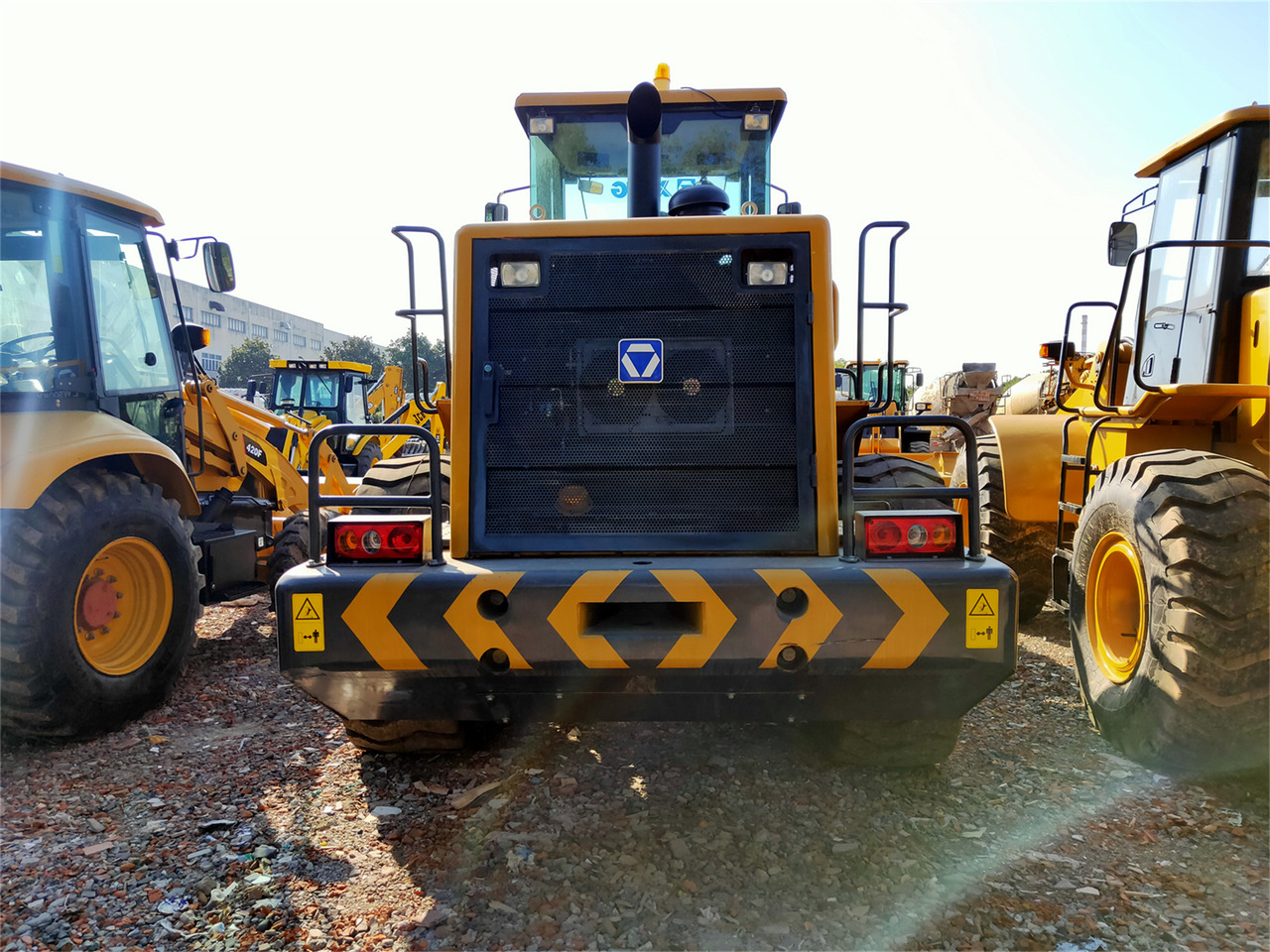 XCMG Wheel Loader LW500KV Click Here for Discount - اللودر بعجل: صور 3 XCMG Wheel Loader LW500KV Click Here for Discount - اللودر بعجل: صور 3