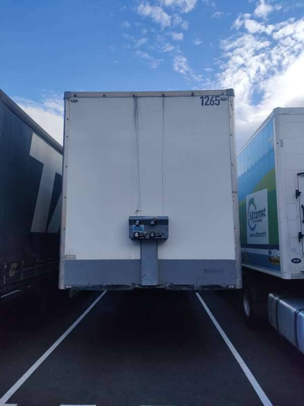 Semi-remorque 2 Essieux 27 TONNES PORTE RELEVANTE - بصندوق مغلق نصف مقطورة: صور 1 Semi-remorque 2 Essieux 27 TONNES PORTE RELEVANTE - بصندوق مغلق نصف مقطورة: صور 1