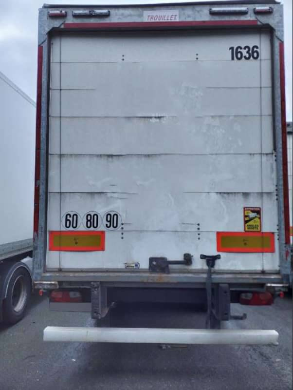 Semi-remorque 3 Essieux SEMI RECONDITONNEE -38 TONNES PORTE RELEVANTE - بصندوق مغلق نصف مقطورة: صور 3 Semi-remorque 3 Essieux SEMI RECONDITONNEE -38 TONNES PORTE RELEVANTE - بصندوق مغلق نصف مقطورة: صور 3