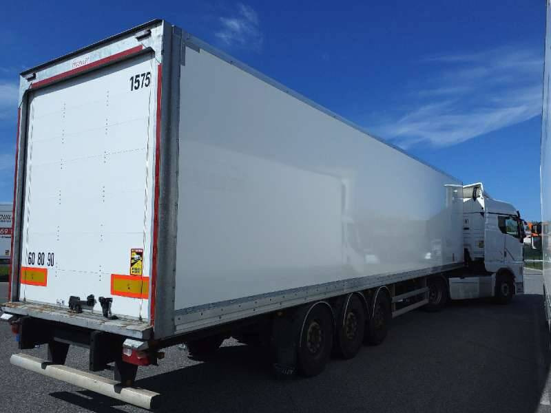 Semi-remorque 3 Essieux SEMI RECONDITONNEE -38 TONNES PORTE RELEVANTE - بصندوق مغلق نصف مقطورة: صور 1 Semi-remorque 3 Essieux SEMI RECONDITONNEE -38 TONNES PORTE RELEVANTE - بصندوق مغلق نصف مقطورة: صور 1